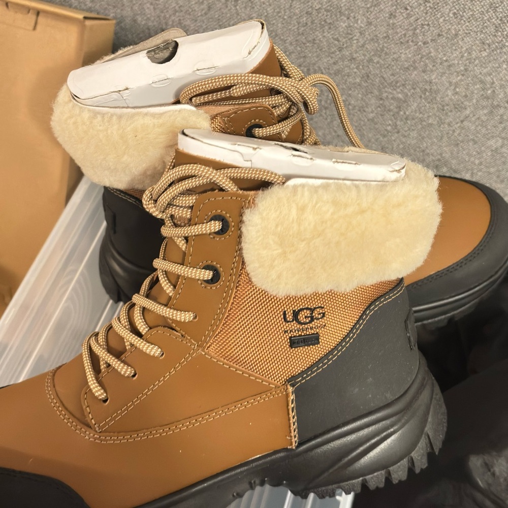 UGG Chestnut and Black Shearling-Cuff Lace-Up Boots